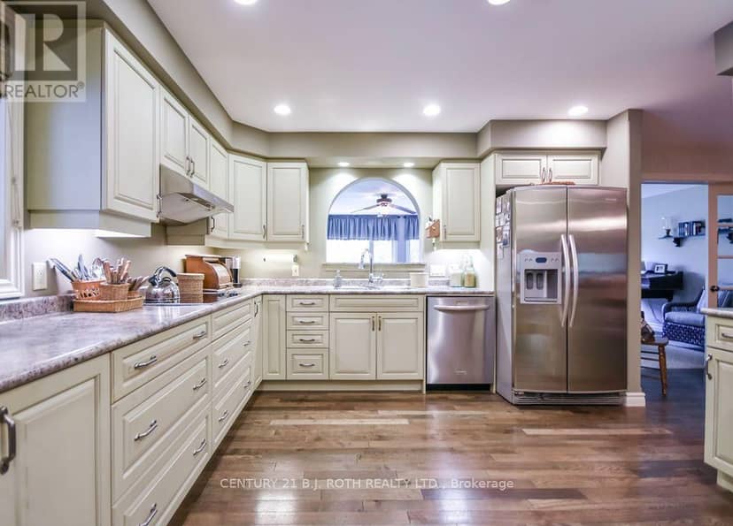 1029 & 1031 Cowbell Lane — photo 9 of 40