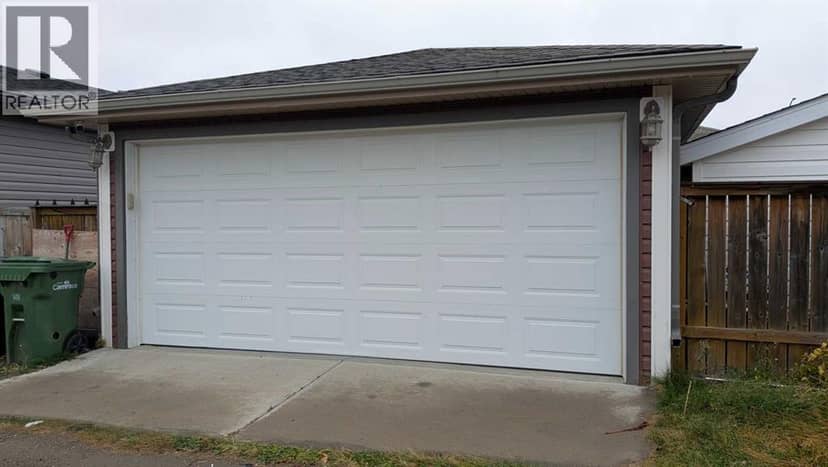 4421 74 Street — photo 15 of 18