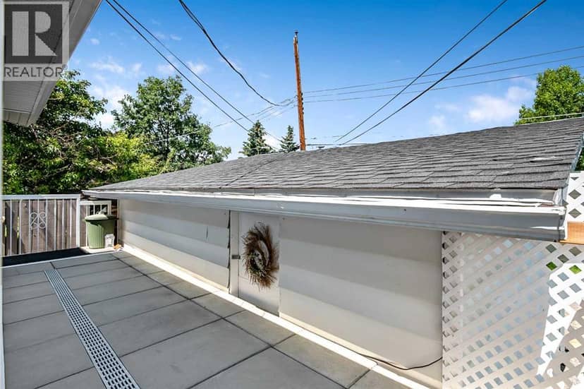 216 B Royal Avenue — photo 31 of 34