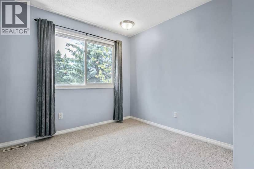 216 B Royal Avenue — photo 23 of 34