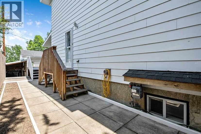 216 B Royal Avenue — photo 32 of 34