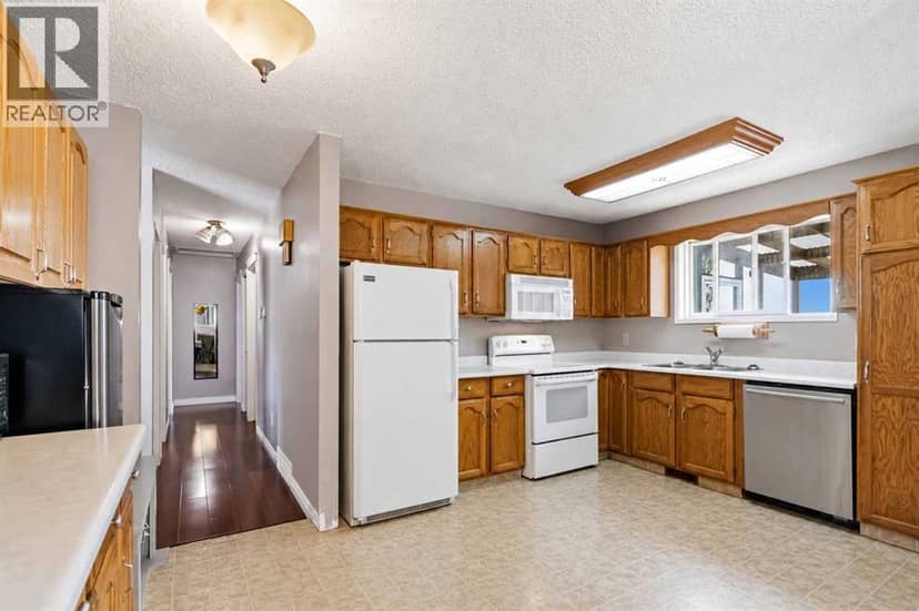 234 Kennedy Crescent — photo 11 of 34