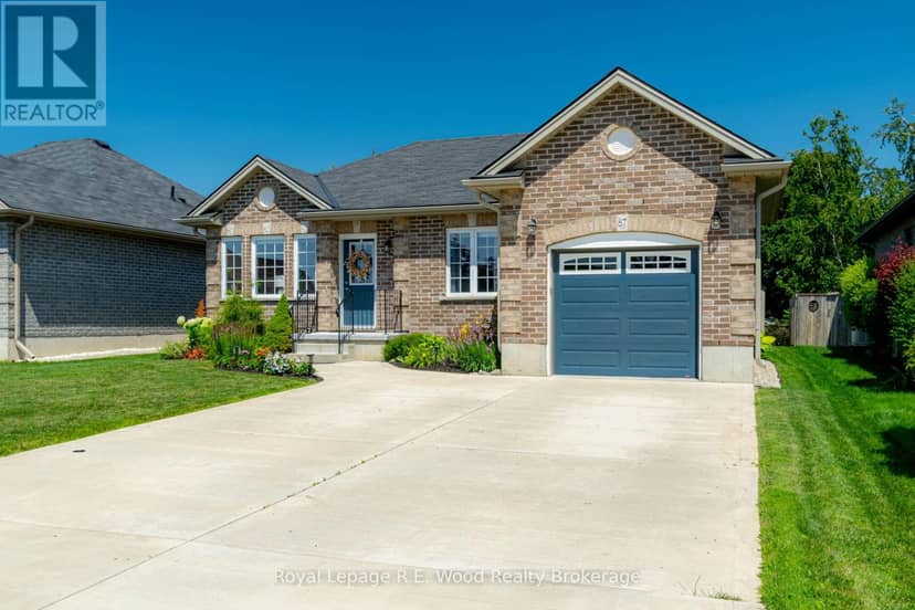 87 Irving Drive, Norwich, photo 2