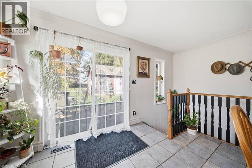 424 MAIN Street E — photo 12 of 40