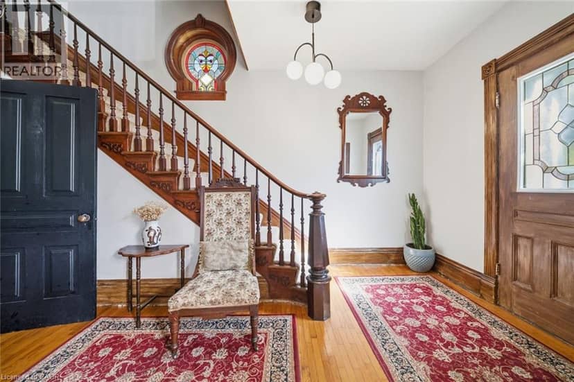 424 MAIN Street E — photo 14 of 40