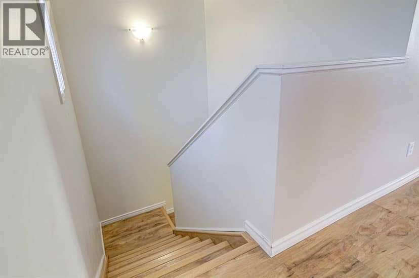 2, 105 Silkstone Road W — photo 16 of 39