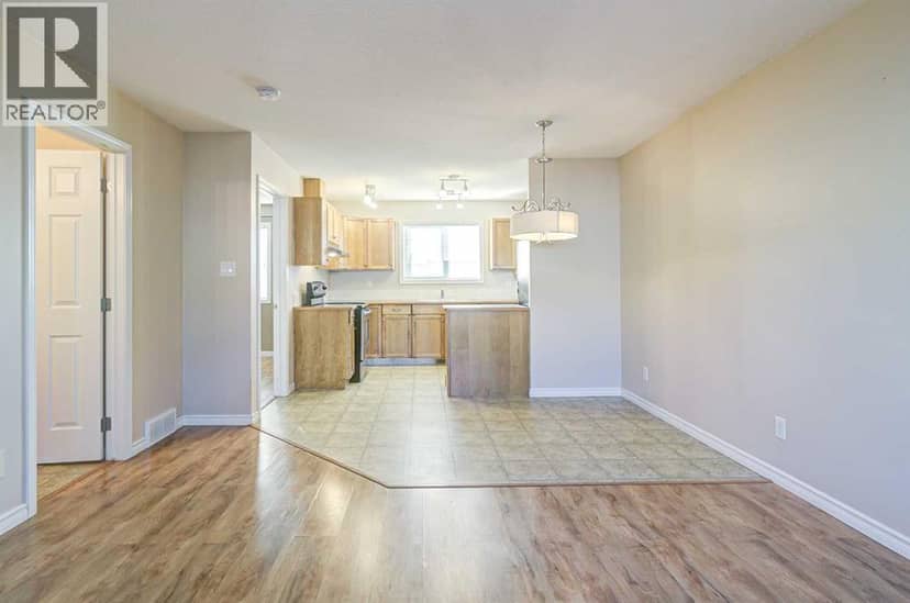 2, 105 Silkstone Road W — photo 18 of 39
