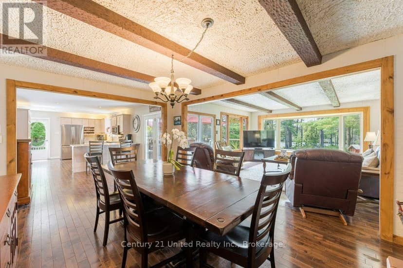 41 Hall Crescent — photo 12 of 40
