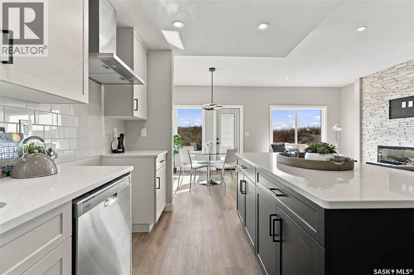 266 Kostiuk CRESCENT — photo 13 of 40