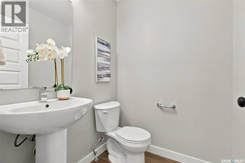 266 Kostiuk CRESCENT — photo 23 of 40