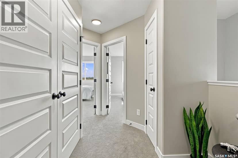 266 Kostiuk CRESCENT — photo 34 of 40