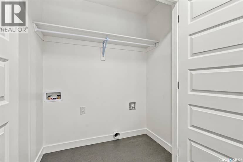 266 Kostiuk CRESCENT — photo 35 of 40