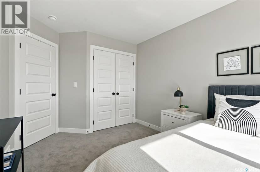 266 Kostiuk CRESCENT — photo 37 of 40
