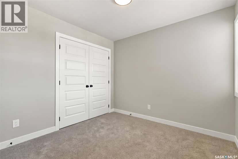 266 Kostiuk CRESCENT — photo 38 of 40