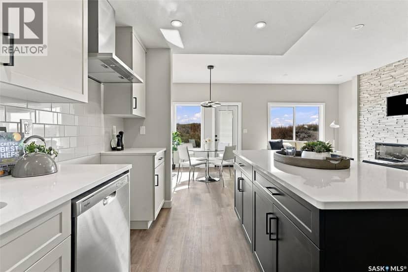 266 Kostiuk CRESCENT — photo 9 of 40