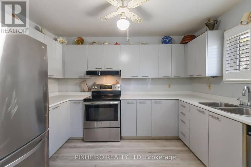 72 - 141 Condor Court — photo 22 of 40