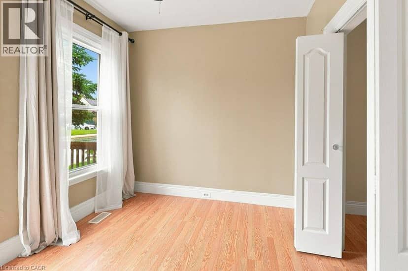 69 STANLEY Street, Brantford, photo 7