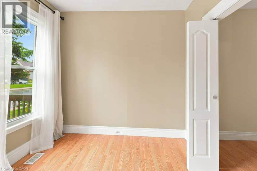 69 STANLEY Street, Brantford, photo 8