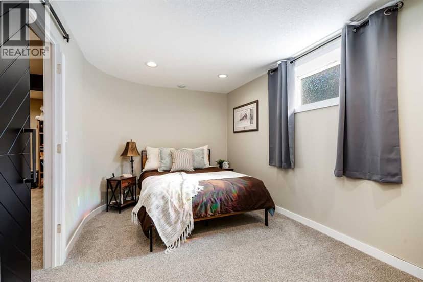 402 Fairways Mews NW — photo 29 of 40