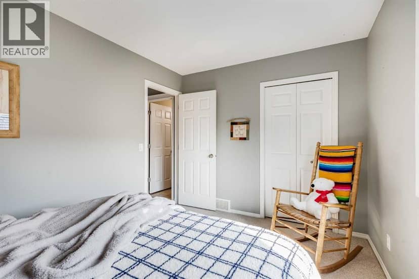 402 Fairways Mews NW — photo 19 of 40