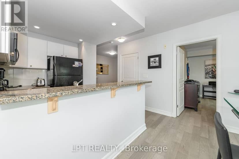 305 - 200 Besserer Street — photo 12 of 31
