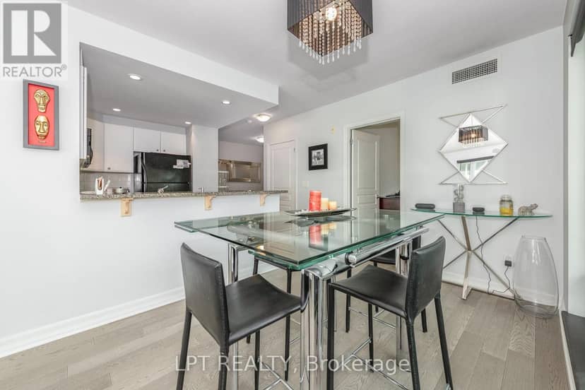 305 - 200 Besserer Street — photo 15 of 31