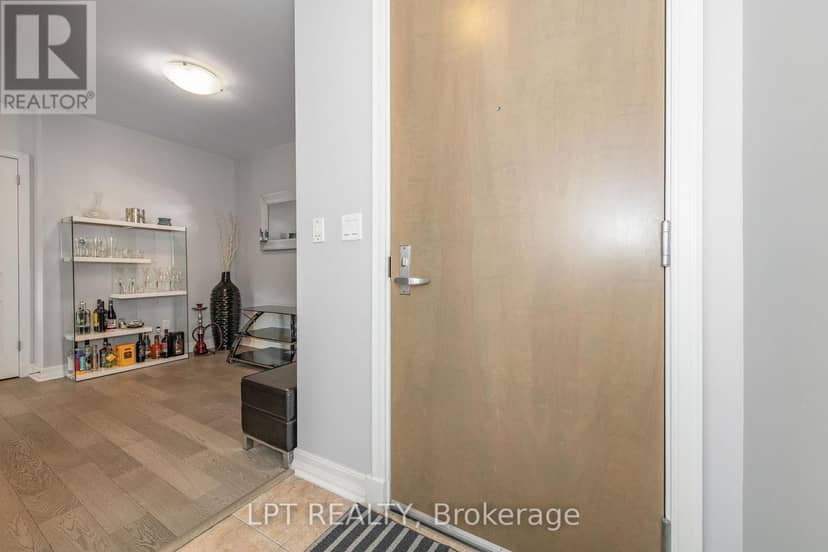 305 - 200 Besserer Street, Ottawa, photo 4