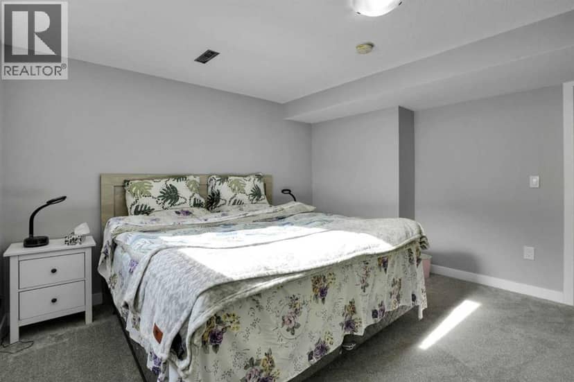 1115 Marcombe Crescent NE — photo 38 of 40