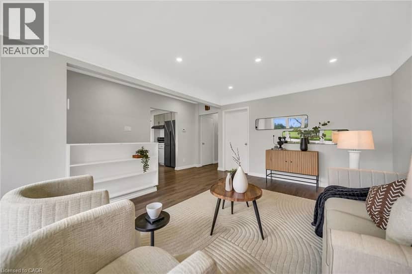 284 CEDAR Crescent — photo 11 of 40
