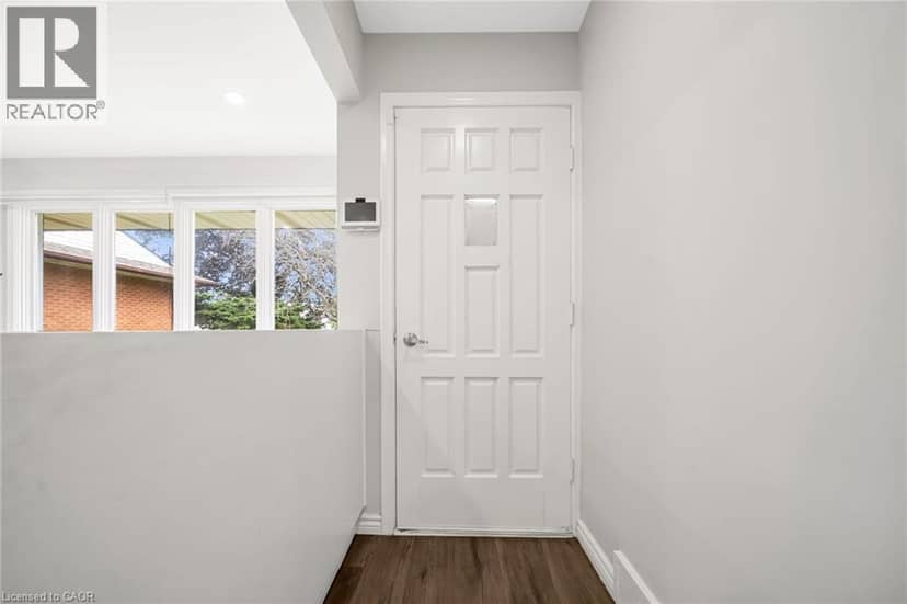 284 CEDAR Crescent, Cambridge, photo 7
