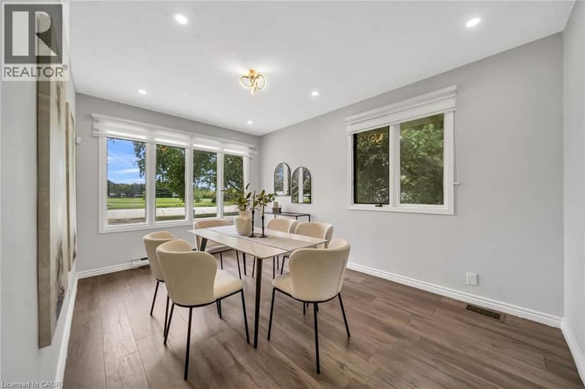 284 CEDAR Crescent — photo 14 of 40