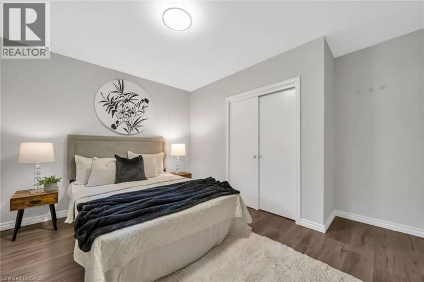 284 CEDAR Crescent — photo 21 of 40