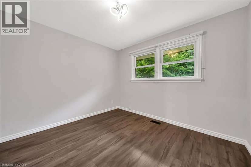 284 CEDAR Crescent — photo 26 of 40