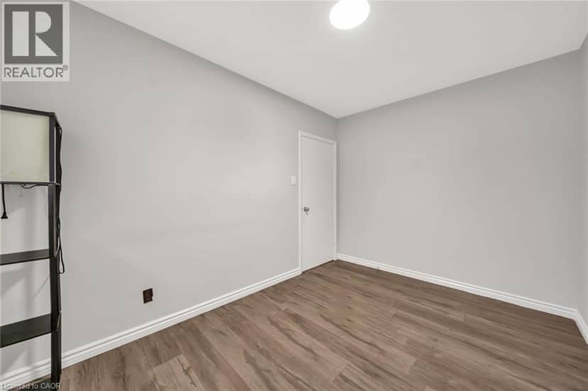 284 CEDAR Crescent — photo 25 of 40