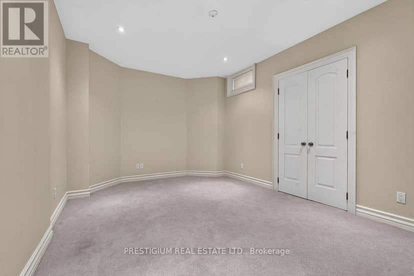 110 Munro Boulevard — photo 40 of 40