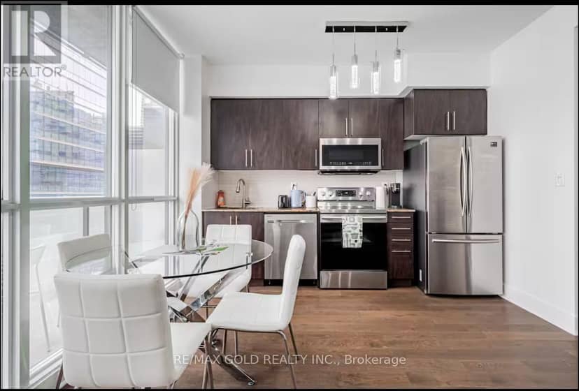 2811 - 55 Bremner Boulevard — photo 15 of 24