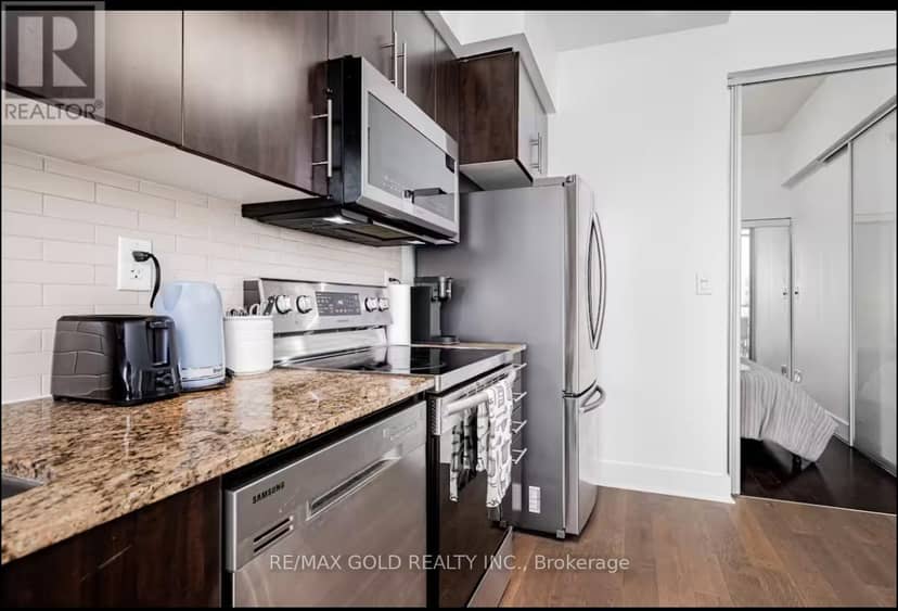 2811 - 55 Bremner Boulevard — photo 17 of 24