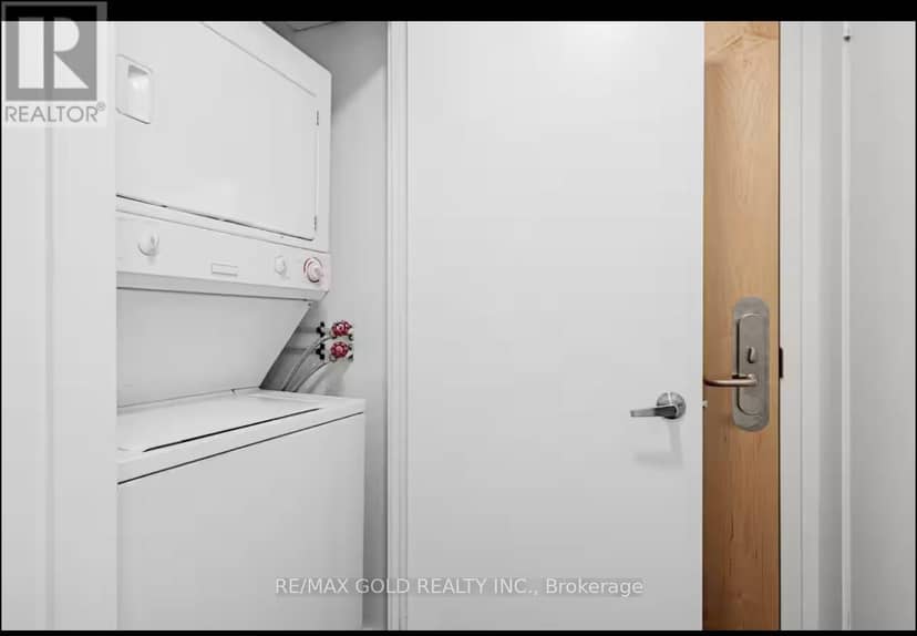 2811 - 55 Bremner Boulevard — photo 18 of 24