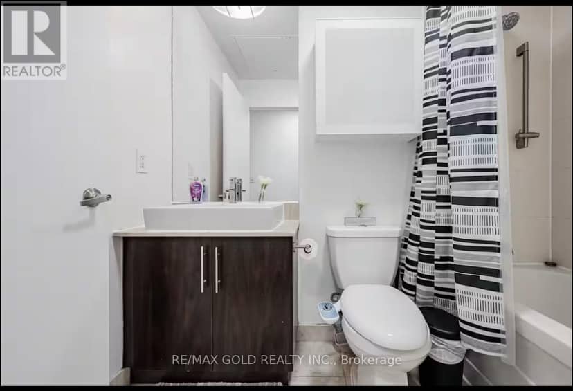 2811 - 55 Bremner Boulevard — photo 21 of 24