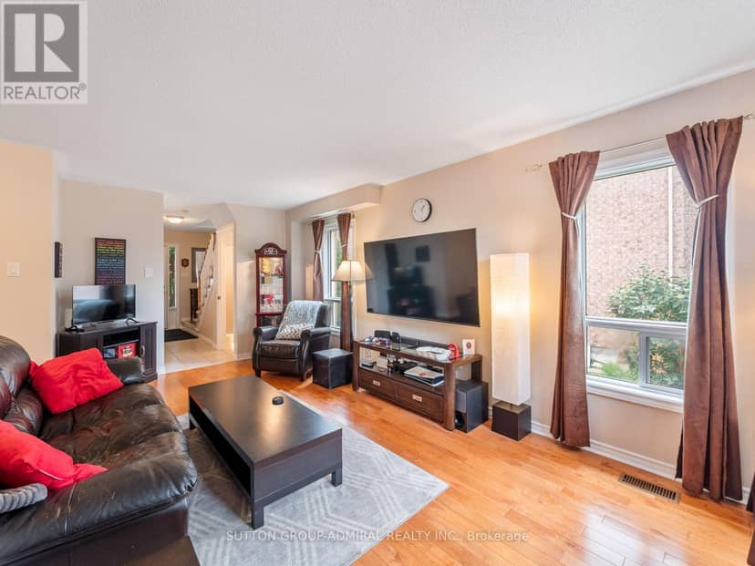 267 Warner Crescent — photo 10 of 40