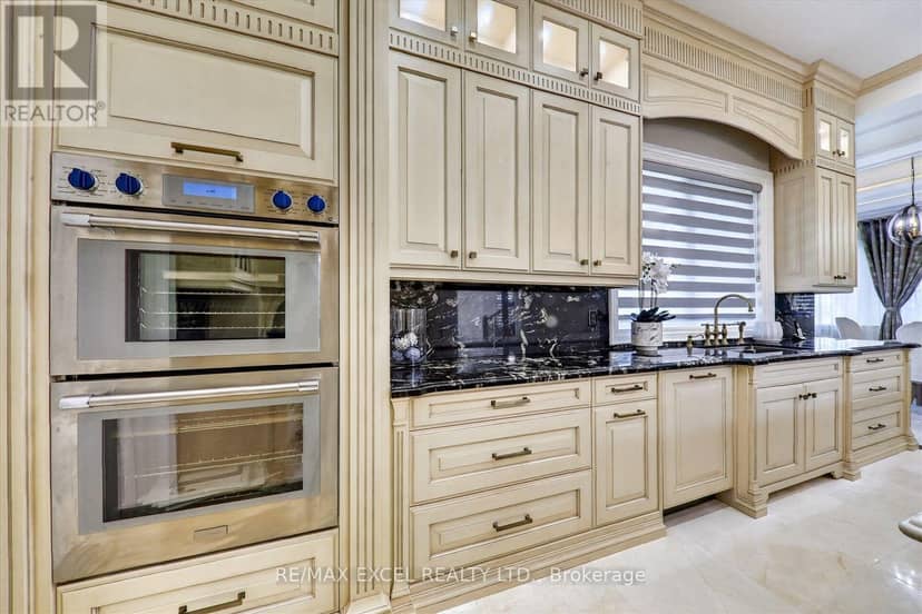 28 Personna Boulevard — photo 16 of 40