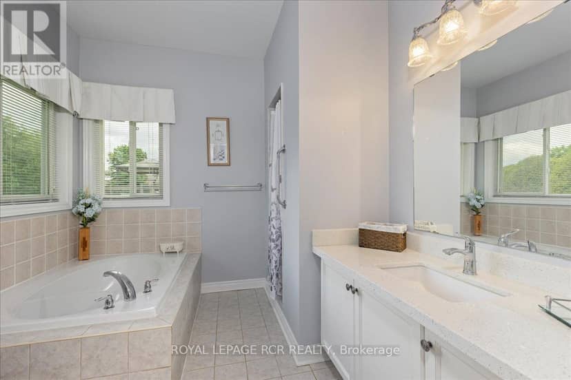 332 King Street — photo 11 of 30