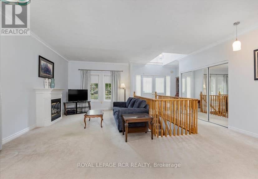 332 King Street, East Gwillimbury, photo 4