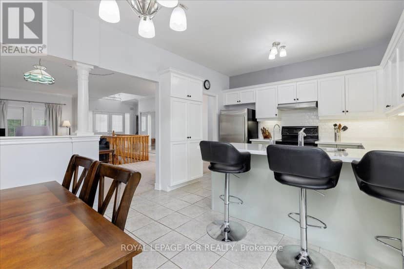 332 King Street, East Gwillimbury, photo 8