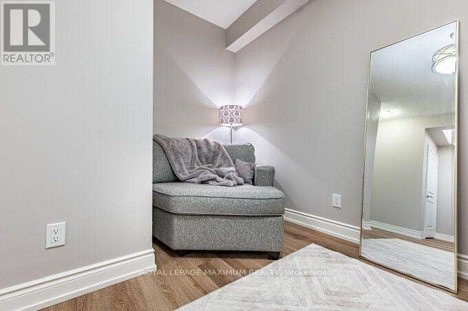 219B - 9600 Yonge Street — photo 15 of 40