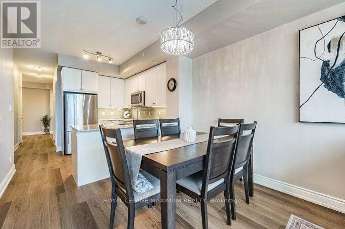 219B - 9600 Yonge Street — photo 33 of 40
