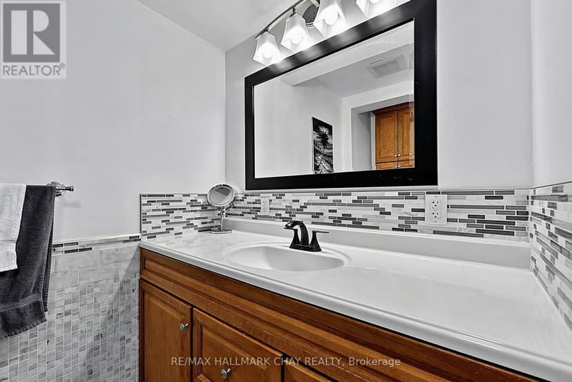 133 Daphne Crescent — photo 20 of 40