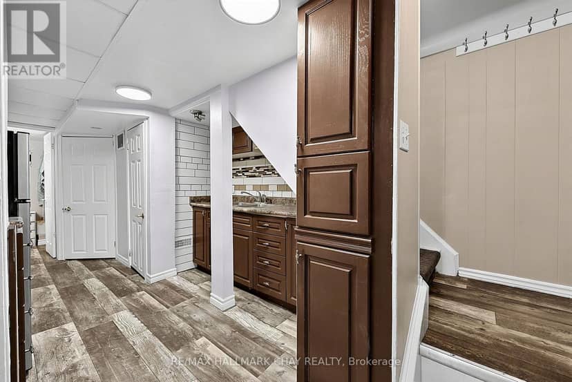 133 Daphne Crescent — photo 21 of 40