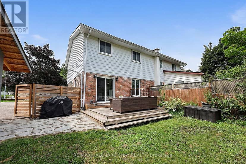 133 Daphne Crescent — photo 37 of 40