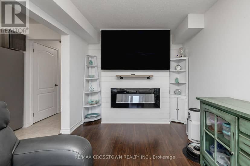 2 - 43 Madelaine Drive — photo 17 of 40
